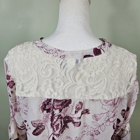 Torrid Floral Print Chiffon Lace Inset Top – White M/L - Picture 11 of 12